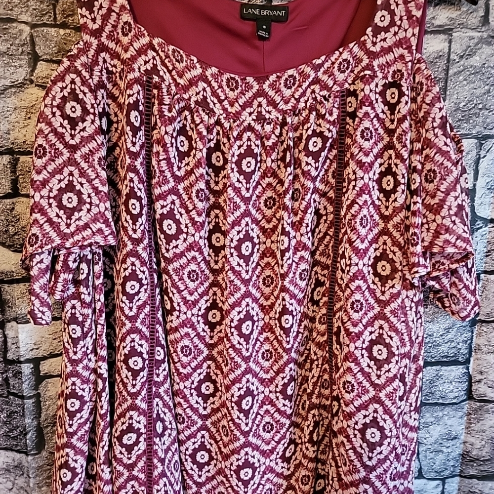 Lane Bryant Plus Size 18 Cold Shoulder Flutter Sleeve Top Purple and White